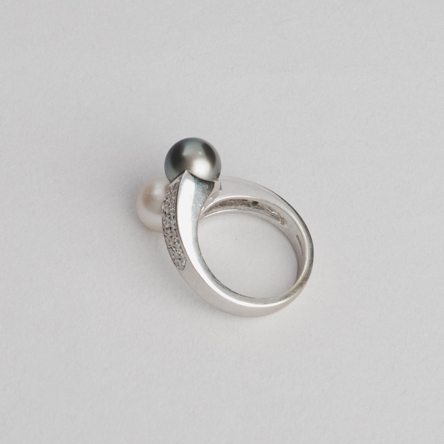 Bague toi et moi diamants anais perle de tahiti et perle de culture  BOUCHERON gris