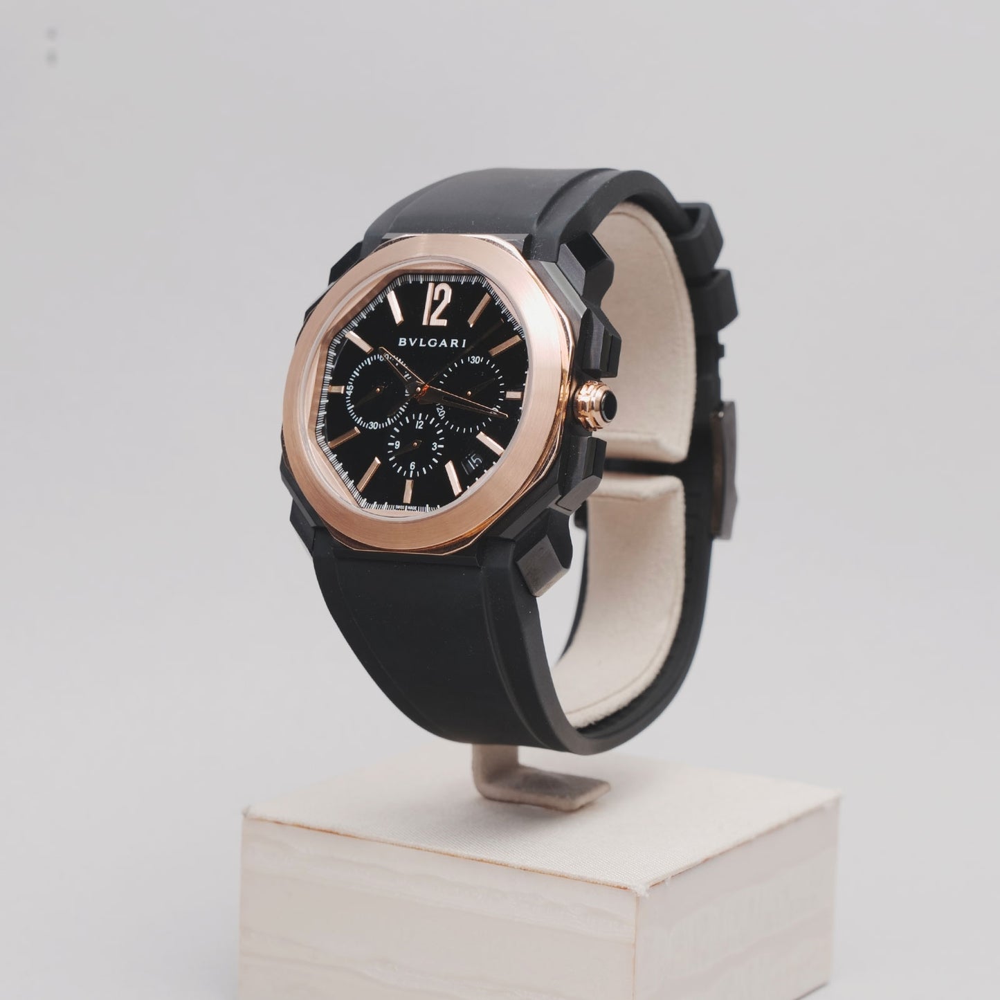 Montre or rose chronographe         BVLGARI