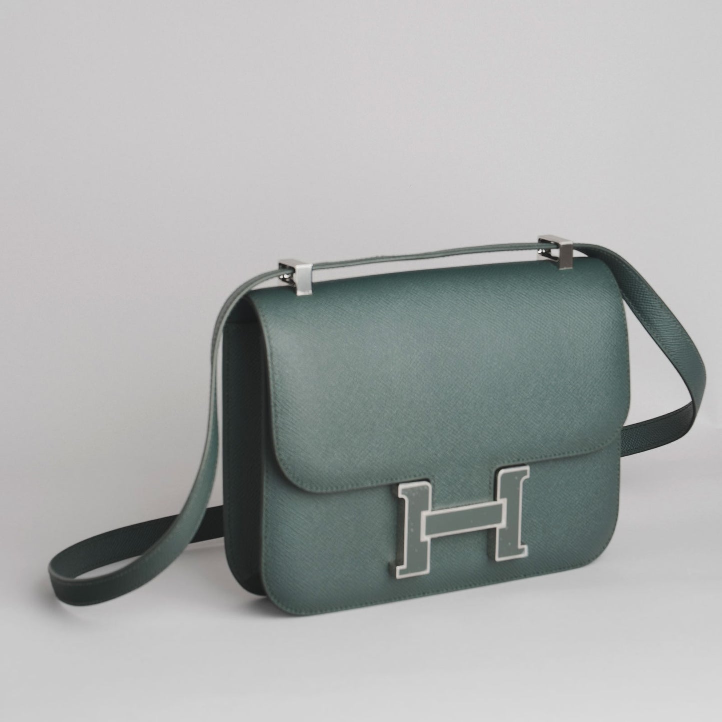 Sac à main constance 24 veau epsom/laqué vert mangrove HERMÈS vert
