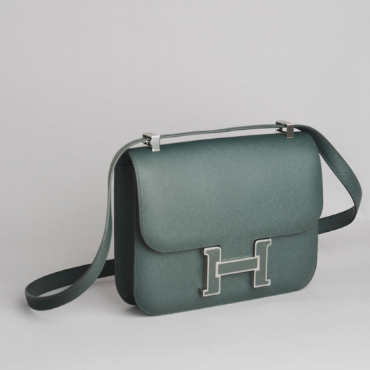 Sac à main constance 24 veau epsom/laqué vert mangrove HERMÈS vert