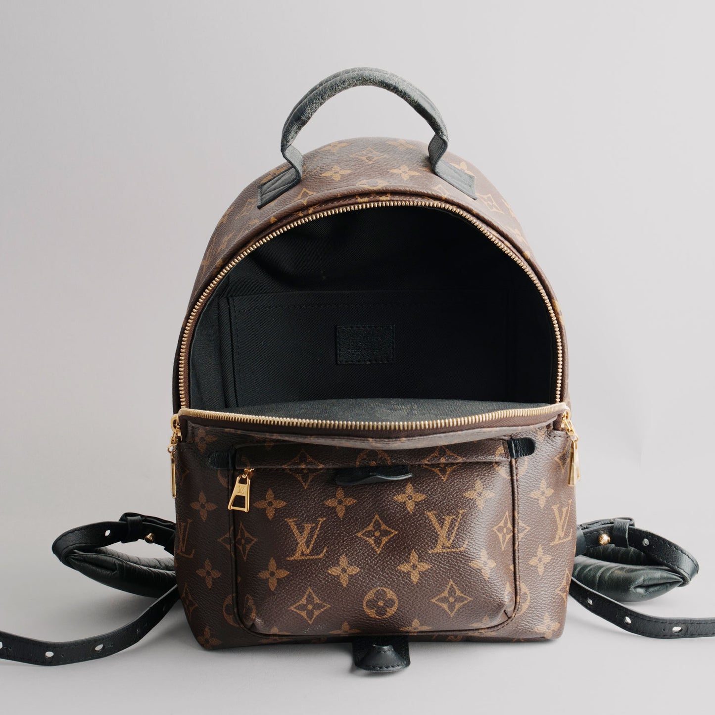 LOUIS VUITTON — Sac à dos en toile Monogram