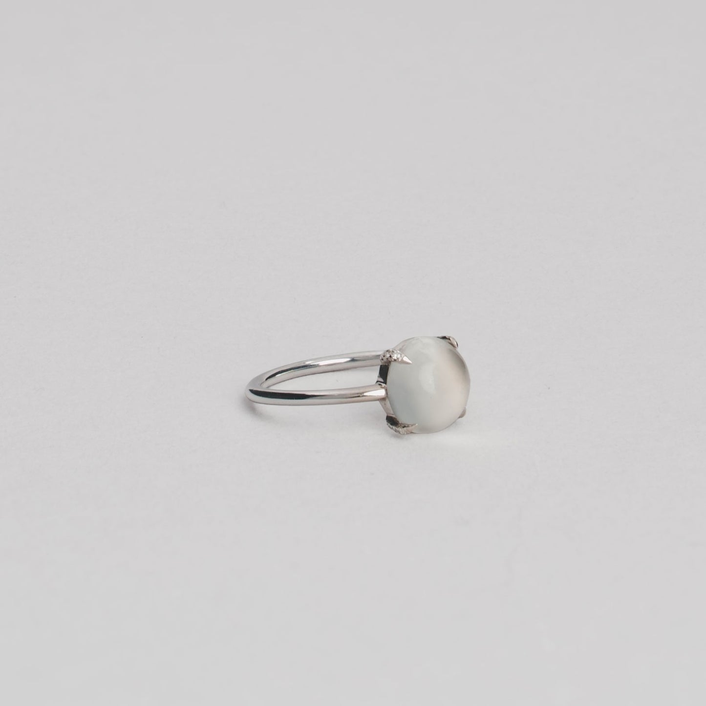 Bague pierre de lune or 750/1000 1,93 gr blanc