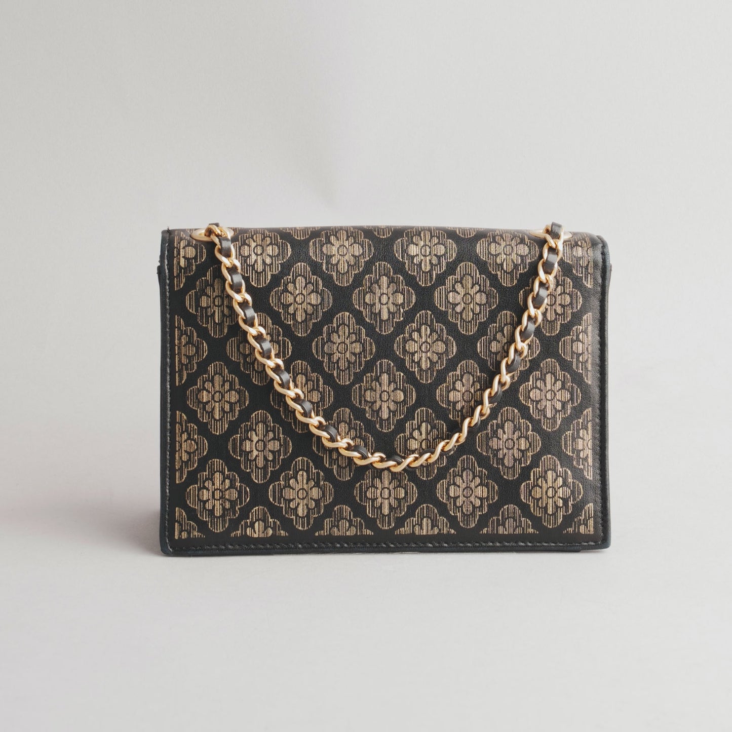 Sac à main camelia  CHANEL noir