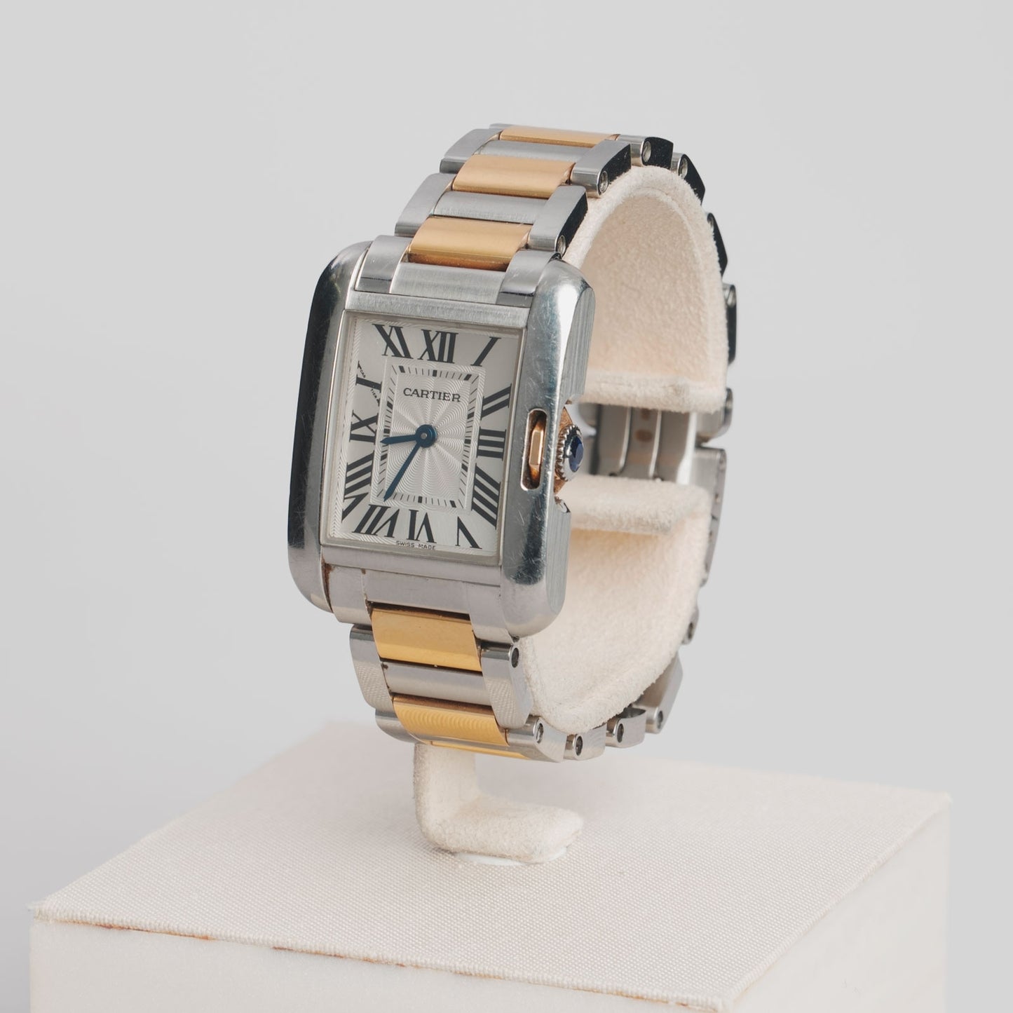 Montre montre tank anglaise  CARTIER argenté / doré