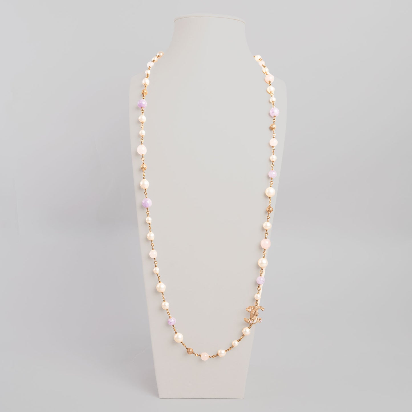 Collier sautoir CHANEL lila / violet