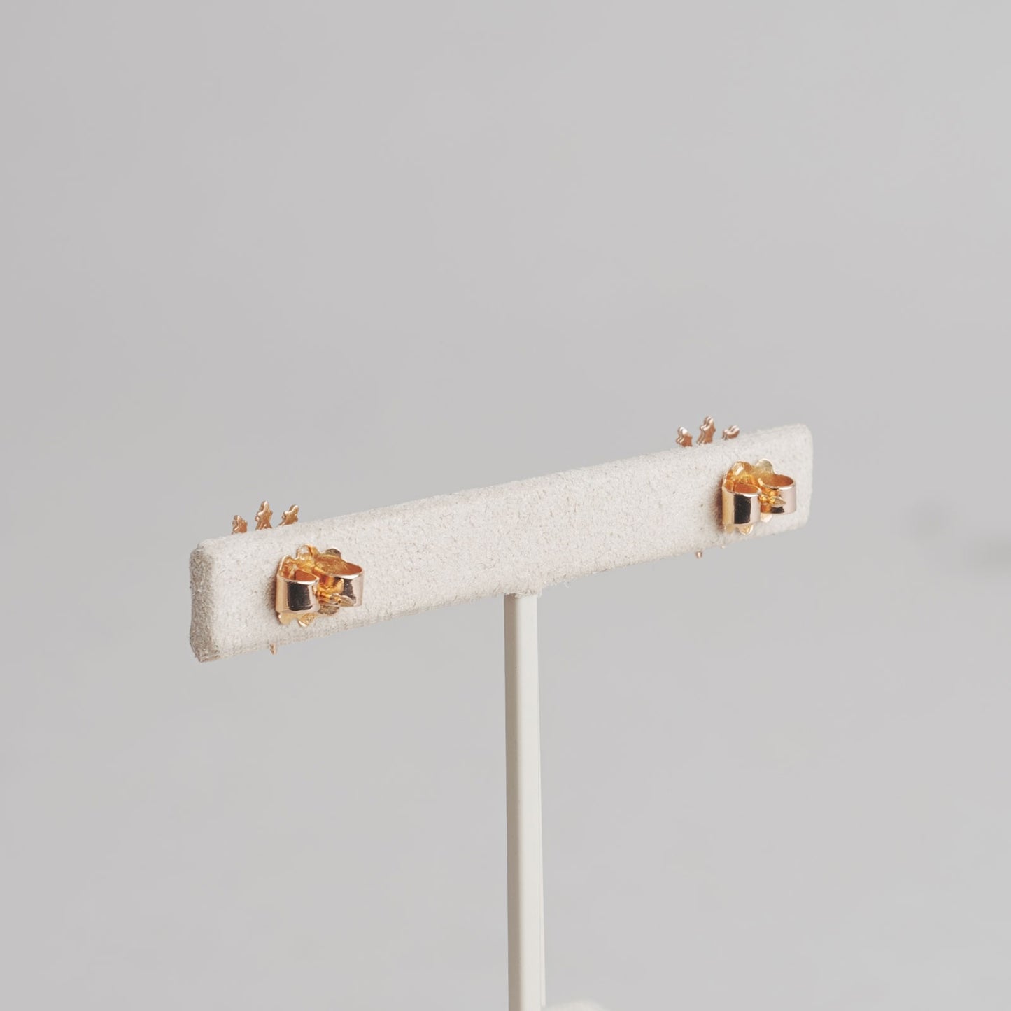 BO en fleur et perle or 18 cet 1,62gr 750/1000 jaune