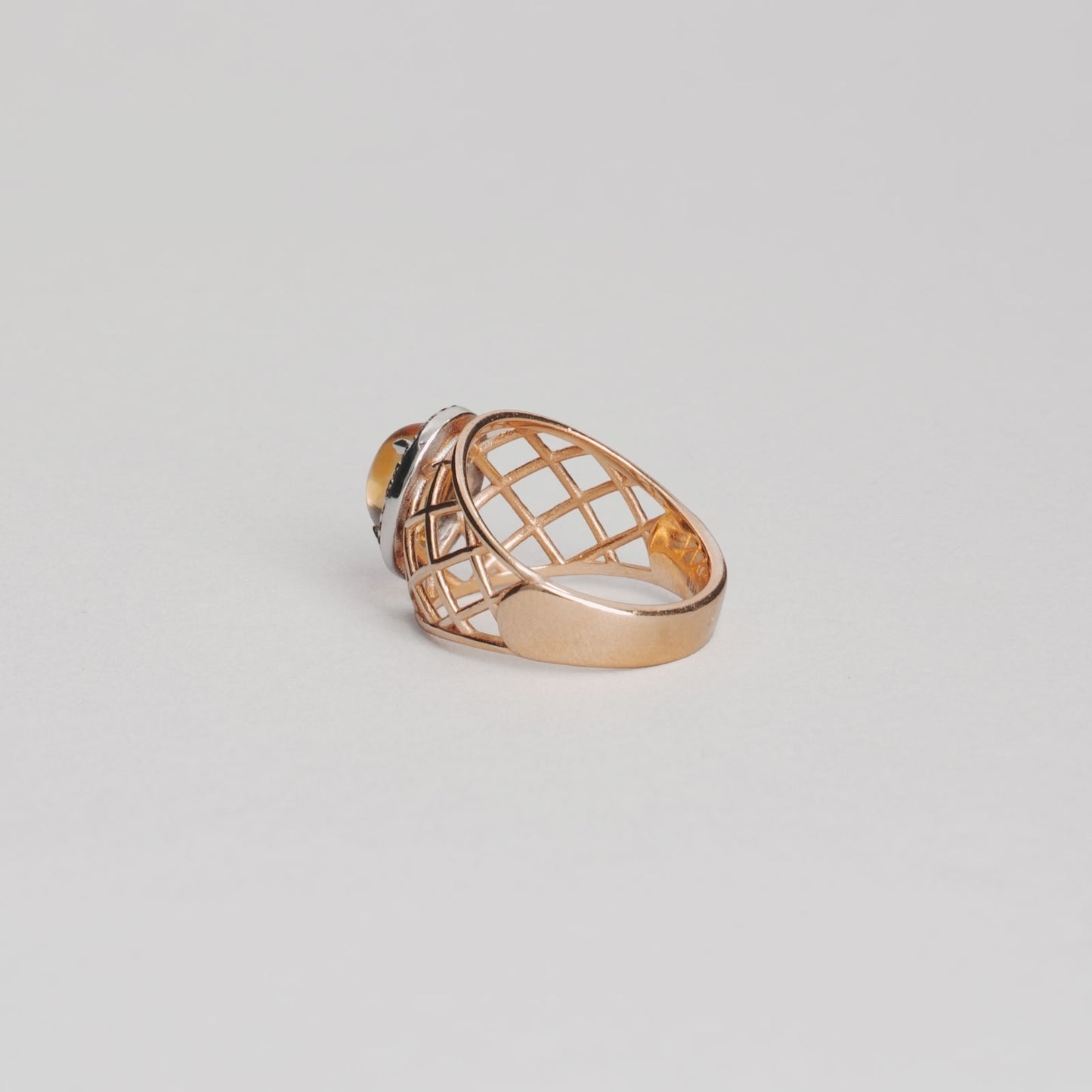 Bague citrine en forme de cabochon et pavé de diamant 6gr or 18ct 750/1000 jaune / blanc