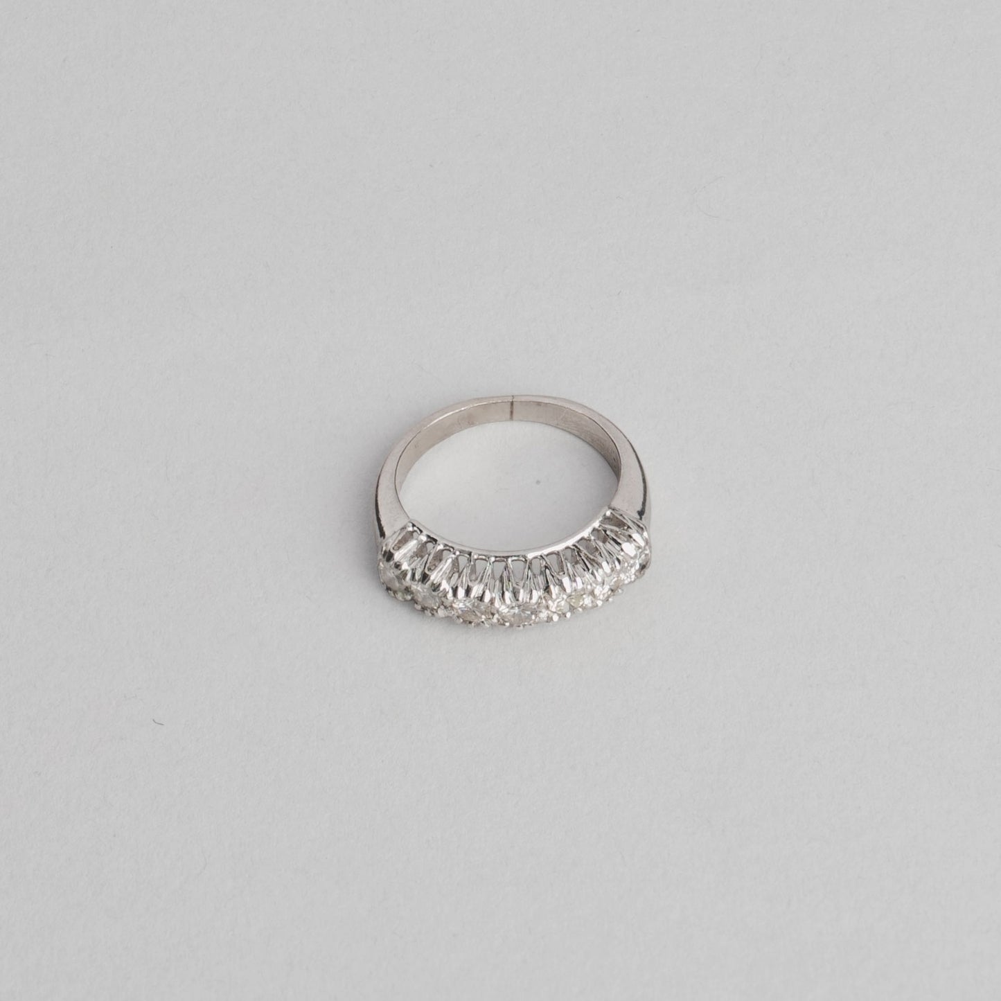 Bague alliance avec 7 diamant de 0,10ct env 0,70ct 4,85gr or 18ct 750/1000  blanc