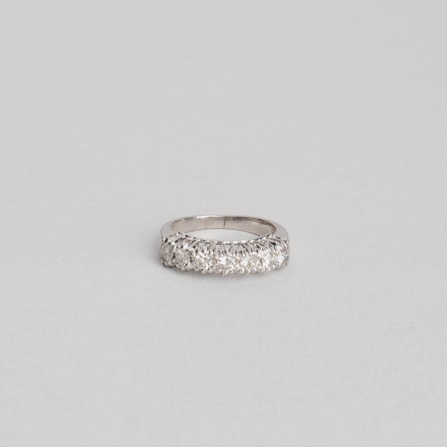 Bague alliance avec 7 diamant de 0,10ct env 0,70ct 4,85gr or 18ct 750/1000  blanc