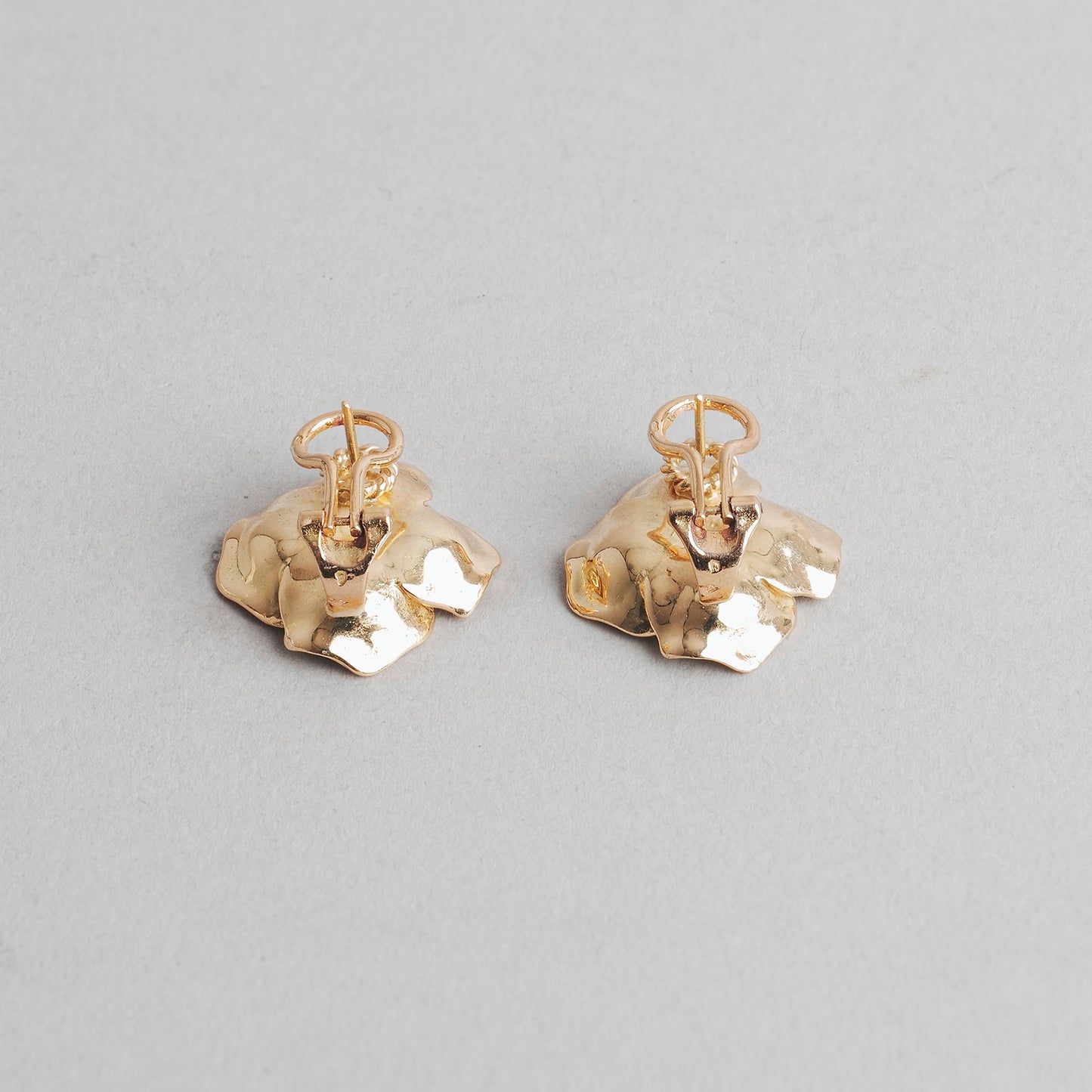BO fleurs avec un diamant 0,08ct  16,74gr or 18ct 750/1000  jaune