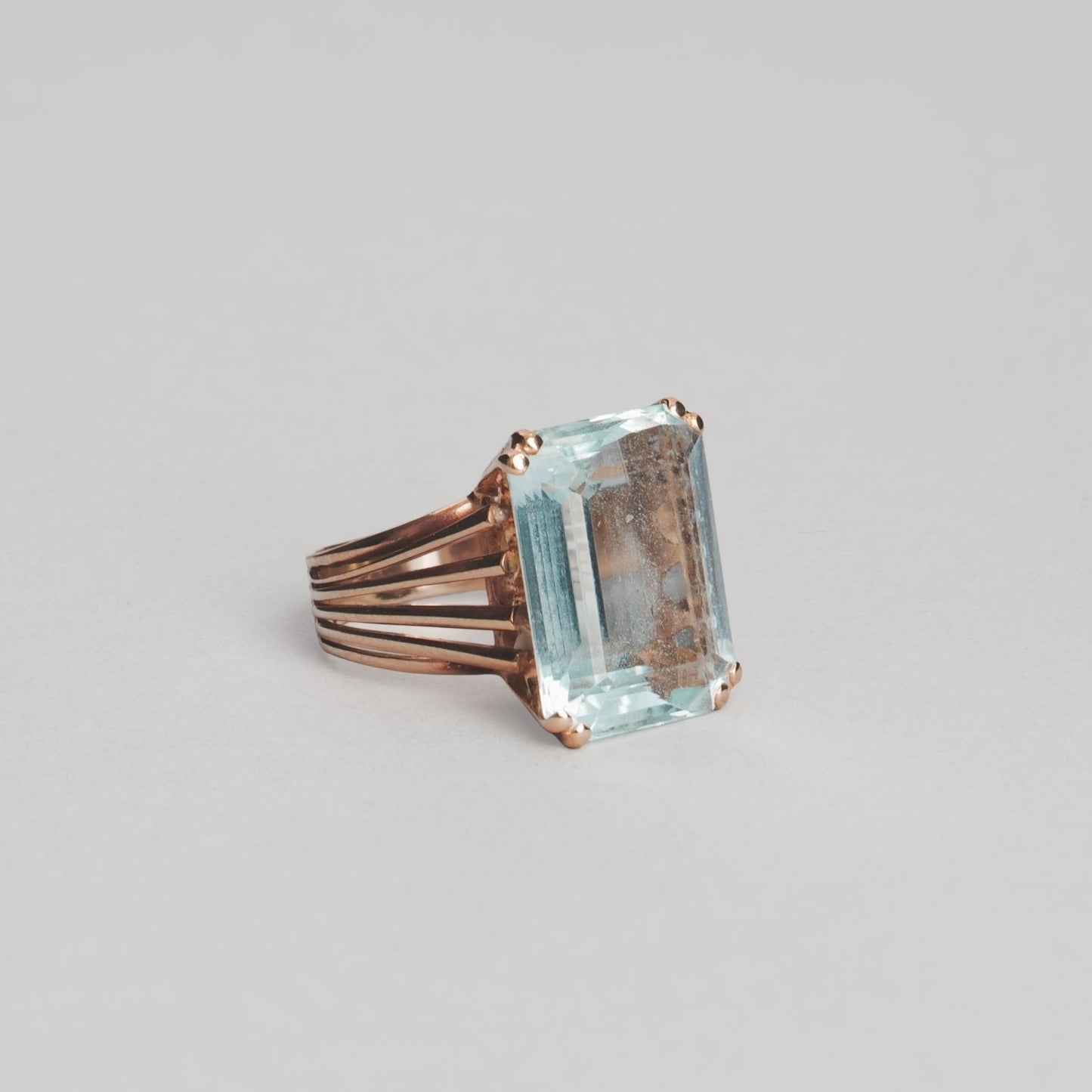 Bague cocktail aigue-marine 8,90 or 18ct 750/1000 rose