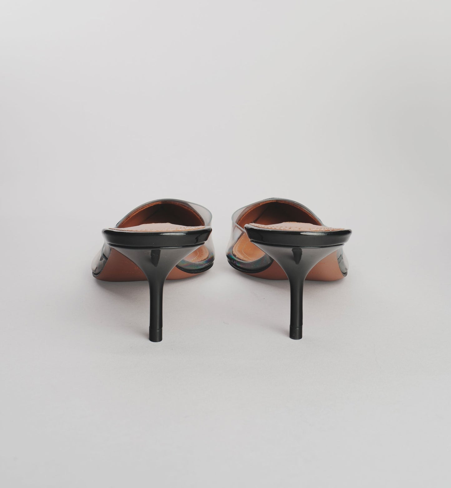 Mules Alaïa "Le Cœur" en Cuir Verni Noir