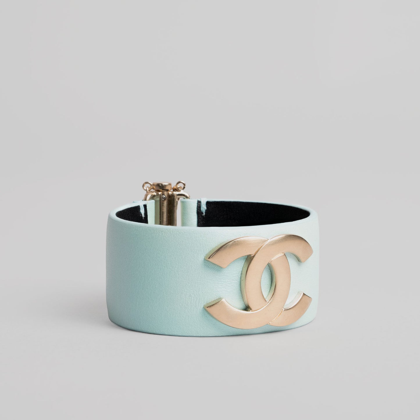 Bracelet en or CHANEL M en  cuir  vert