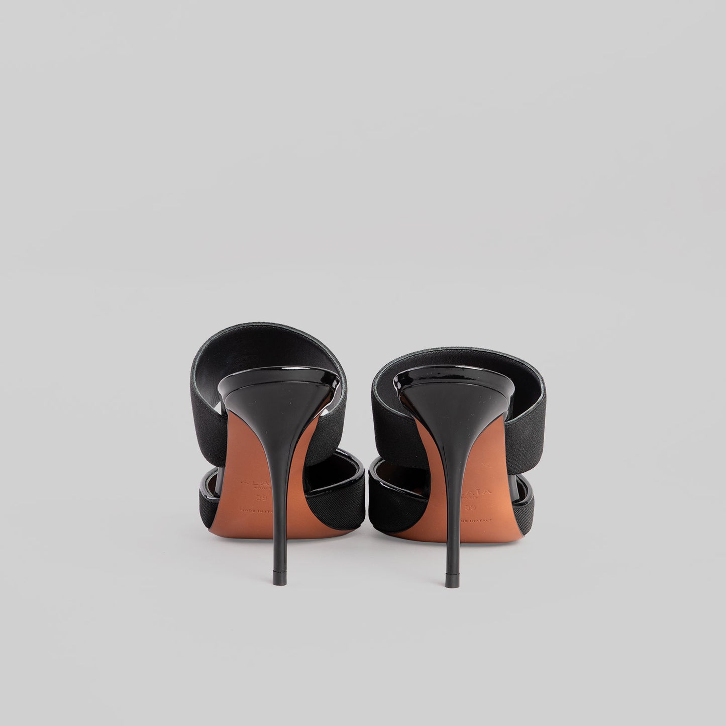 Mules ALAIA 39 noir cœur