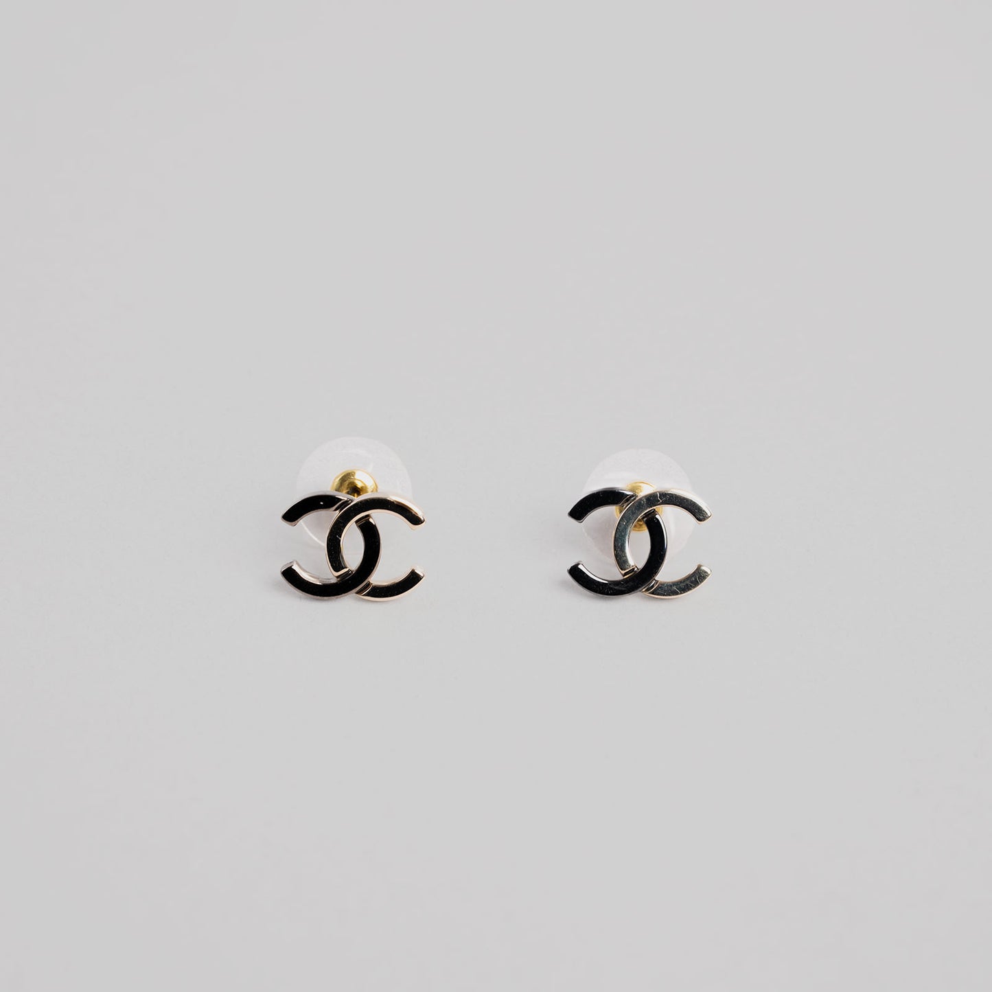 Boucles d'oreilles en acier CHANEL argenté / doré