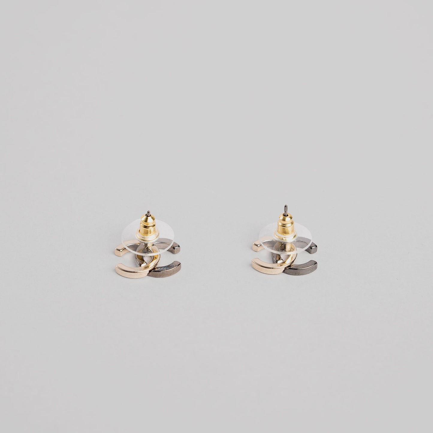 Boucles d'oreilles en acier CHANEL argenté / doré