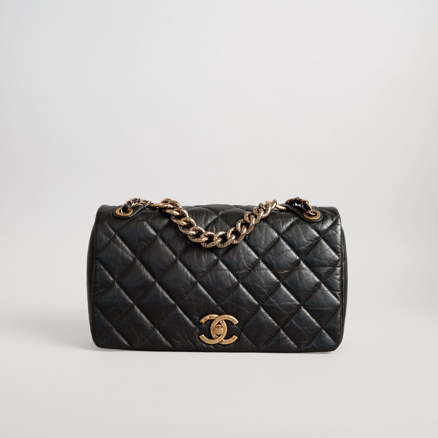 Sac à main en cuir CHANEL noir