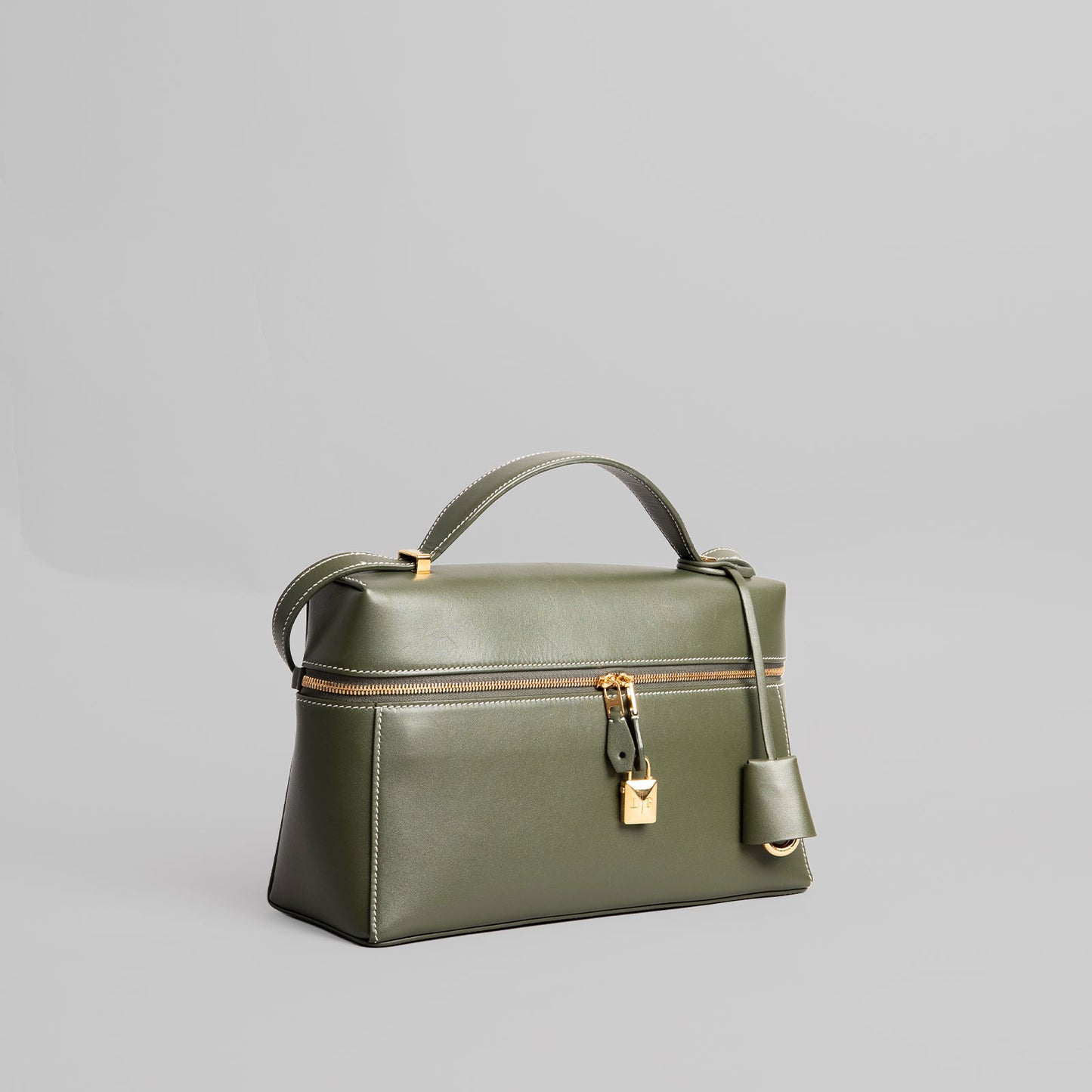 Sac à main en cuir LORO PIANA L27 kaki