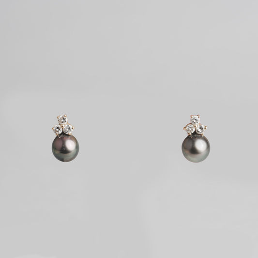 BO perle de tahiti et 3 diamants 4,72gr  or 750/1000  jaune